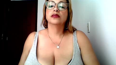 Snapshot of rossanalionheart chatting on May 2026 12:43:02 PM Rossana online show from May 2026 12:43:02 PM