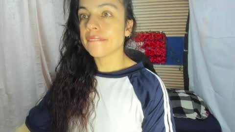 Snapshot of rosse_25 chatting on April 2026 11:23:02 AM Would you like to help me with supplementation and sports suits so I can compete in powerlifting online show from April 2026 11:23:02 AM