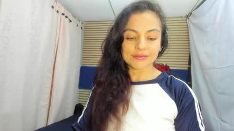 Snapshot of rosse_25 chatting on April 2026 12:09:02 PM Would you like to help me with supplementation and sports suits so I can compete in powerlifting online show from April 2026 12:09:02 PM