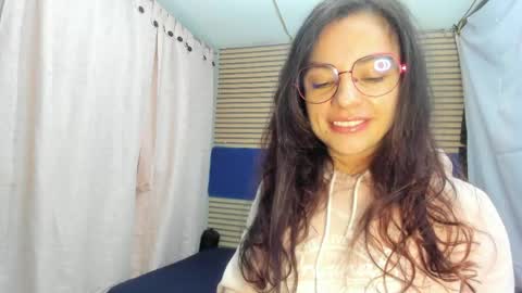Snapshot of rosse_25 chatting on May 2026 12:10:01 PM Would you like to help me with supplementation and sports suits so I can compete in powerlifting online show from May 2026 12:10:01 PM
