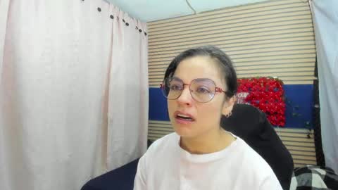 Snapshot of rosse_25 chatting on May 2026 01:27:01 PM Would you like to help me with supplementation and sports suits so I can compete in powerlifting online show from May 2026 01:27:01 PM