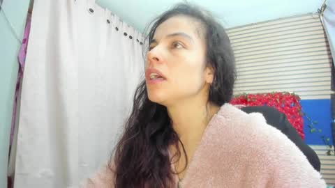 Snapshot of rosse_25 chatting on May 2026 12:33:02 PM Would you like to help me with supplementation and sports suits so I can compete in powerlifting online show from May 2026 12:33:02 PM