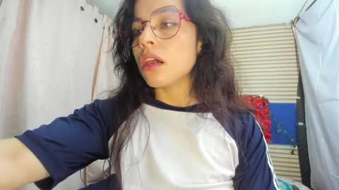 Snapshot of rosse_25 chatting on May 2026 12:36:02 PM Would you like to help me with supplementation and sports suits so I can compete in powerlifting online show from May 2026 12:36:02 PM