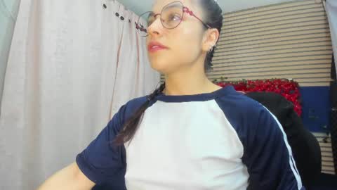 Snapshot of rosse_25 chatting on June 2026 09:18:02 AM Would you like to help me with supplementation and sports suits so I can compete in powerlifting online show from June 2026 09:18:02 AM