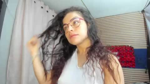 Snapshot of rosse_25 chatting on July 2026 12:19:01 PM Would you like to help me with supplementation and sports suits so I can compete in powerlifting online show from July 2026 12:19:01 PM