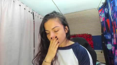Snapshot of rosse_25 chatting on July 2026 12:32:02 PM Would you like to help me with supplementation and sports suits so I can compete in powerlifting online show from July 2026 12:32:02 PM