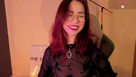 Snapshot of rosse_98_ chatting on April 2026 01:39:02 PM Miss Rosse online show from April 2026 01:39:02 PM