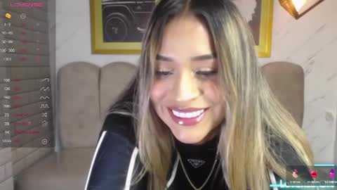 Snapshot of rosse_jeane_v chatting on May 2026 01:51:01 PM rosse jeane v online show from May 2026 01:51:01 PM