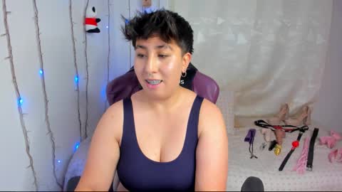 ROSSE DEMOND  online show from March 2026 09:40:01 PM