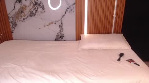 Rossi Hill online show from December 2025 12:43:01 PM