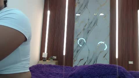 Rossi Hill online show from April 2026 12:42:01 PM