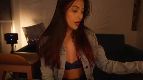 Rossey online show from December 2025 01:33:02 AM