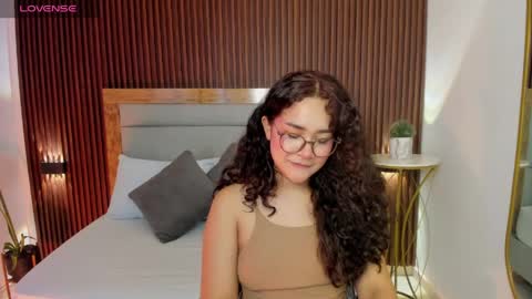 rossie_lanie_ online show from April 2026 07:30:02 PM