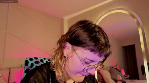 Snapshot of rossiie_hunt_ chatting on May 2026 12:22:02 PM rossiie_hunt_ online show from May 2026 12:22:02 PM