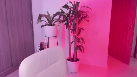 Im Ross   online show from September 2025 07:13:02 PM