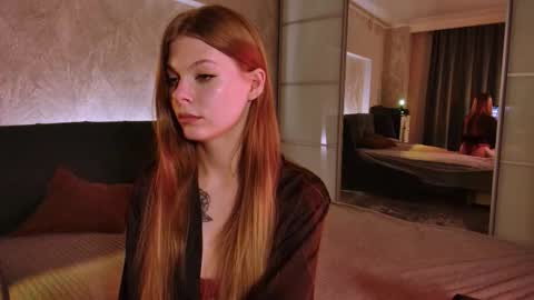 rosy_black_ online show from October 2025 05:19:02 PM