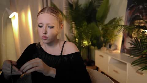 Snapshot of rosy_petal chatting on September 2025 08:19:01 PM rosy_petal online show from September 2025 08:19:01 PM