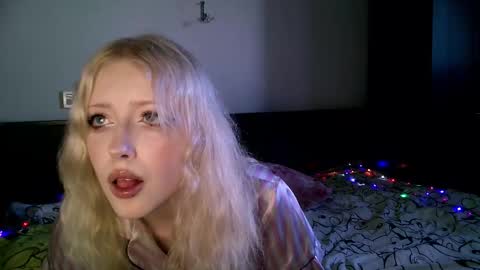 Snapshot of rosy_petal chatting on September 2025 06:39:01 AM rosy_petal online show from September 2025 06:39:01 AM