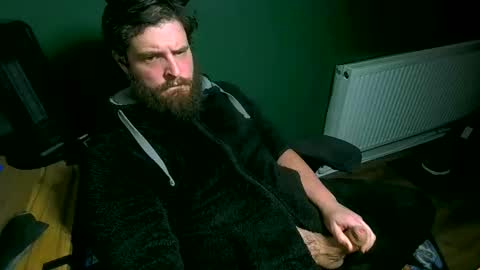 Snapshot of roughwonder chatting on February 2025 08:58:02 PM Luke online show from February 2025 08:58:02 PM