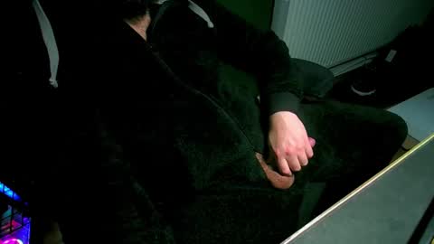 Snapshot of roughwonder chatting on February 2025 07:23:01 AM Luke online show from February 2025 07:23:01 AM