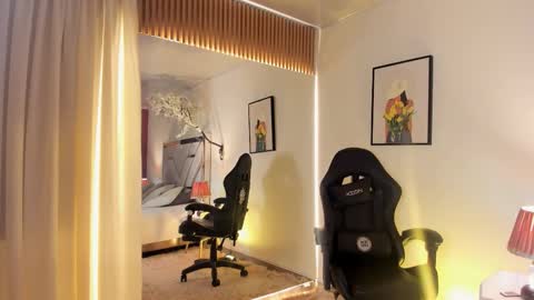 rouse_taylor__ online show from January 2026 12:43:02 PM