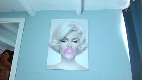 Snapshot of rousebonnett chatting on December 2024 06:39:01 PM ROUSE online show from December 2024 06:39:01 PM