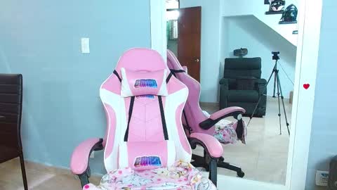 Snapshot of rousebonnett chatting on February 2025 03:27:01 PM ROUSE online show from February 2025 03:27:01 PM