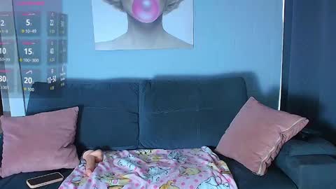 Snapshot of rousebonnett chatting on November 2025 05:12:02 PM ROUSE online show from November 2025 05:12:02 PM