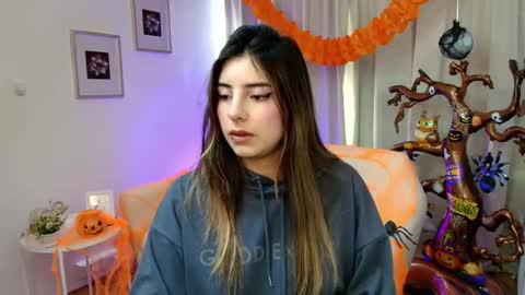 Rousee online show from October 2025 01:32:01 PM