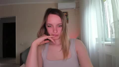 Snapshot of rousereed chatting on April 2026 06:27:01 AM Rouse online show from April 2026 06:27:01 AM