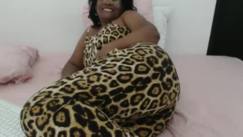 luxa online show from October 2025 02:44:01 AM