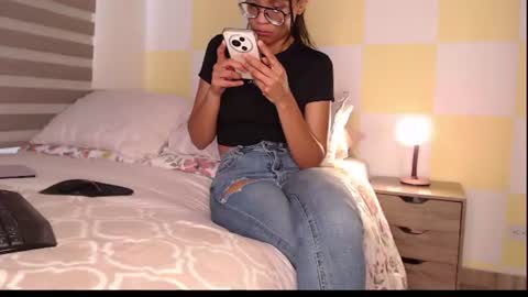 Snapshot of rouss_henao chatting on June 2026 05:59:01 PM Rouss marie henao online show from June 2026 05:59:01 PM