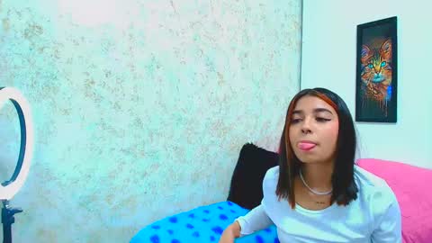 rousse_violet online show from March 2025 08:34:01 PM