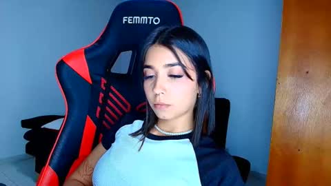 Snapshot of rousse_violet chatting on February 2026 11:12:01 PM rousse_violet online show from February 2026 11:12:01 PM