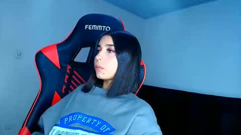 rousse_violet online show from April 2026 12:46:02 AM