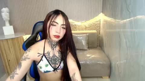 Snapshot of roux_r chatting on October 2025 07:55:01 PM Roux online show from October 2025 07:55:01 PM
