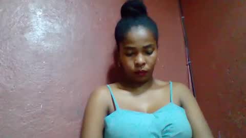 rovaelyah online show from October 2025 05:53:02 PM