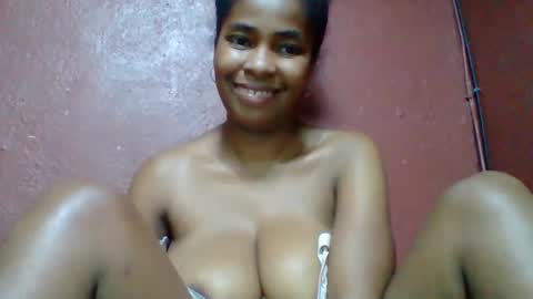 rovaelyah online show from November 2025 06:19:02 PM