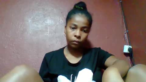 Snapshot of rovaelyah chatting on January 2026 05:12:02 AM rovaelyah online show from January 2026 05:12:02 AM