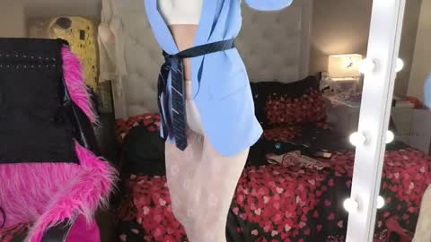 Snapshot of roxalanastar chatting on April 2026 01:41:02 PM Roxalana online show from April 2026 01:41:02 PM