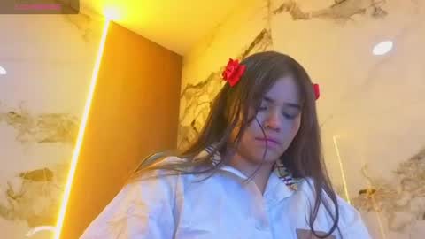 Snapshot of roxan_v chatting on July 2026 12:18:02 PM roxan_v online show from July 2026 12:18:02 PM