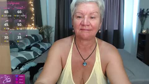 Snapshot of roxana_brooks chatting on May 2026 02:08:02 AM Roxana online show from May 2026 02:08:02 AM