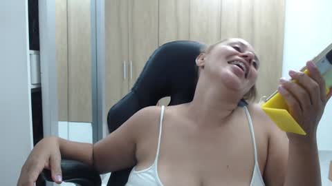 Roxana online show from December 2024 11:22:01 PM