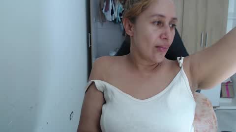 Roxana online show from October 2025 06:19:02 PM