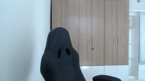 Roxana online show from December 2025 06:12:02 PM