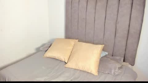 Roxane online show from November 2025 08:44:01 AM