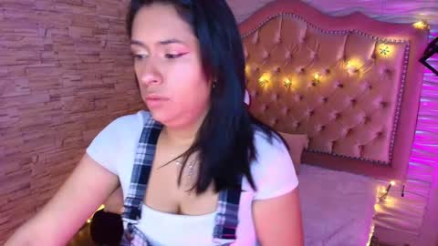 roxanne_han online show from September 2025 11:32:01 AM