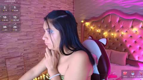 roxanne_han online show from September 2025 11:31:02 AM