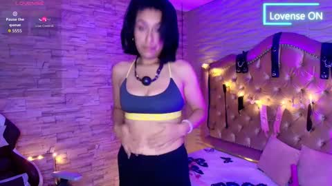 roxanne_han online show from December 2025 12:03:02 PM