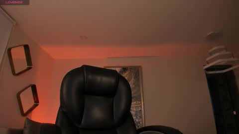 Snapshot of roxannehill_ chatting on February 2026 11:44:01 AM Roxanne Hill online show from February 2026 11:44:01 AM